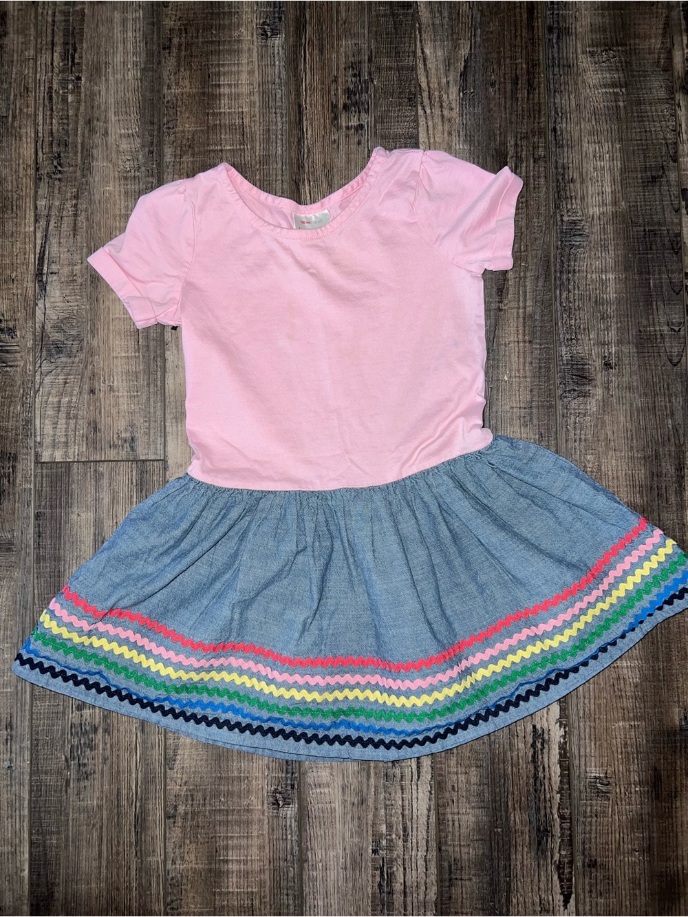 Hanna Andersson Pink Short-Sleeve Dress with Chambray Skirt and Rainbow Trim